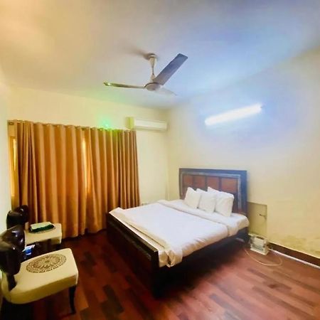 Mulberry Guest House F-10 Islamabad Exterior photo